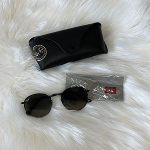 Ray-Ban 53mm Round Retro Sunglasses, Black Gradient